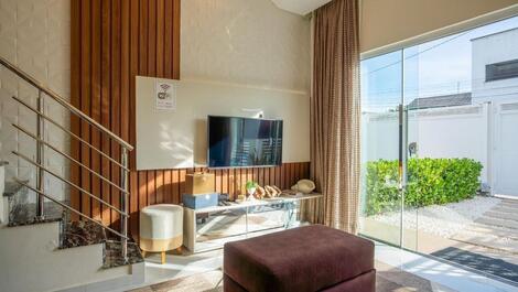 Casa de 2 pisos com piscina na praia de zimbros