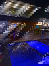 Casa de lujo con 4 suites en Arraial con bañera.