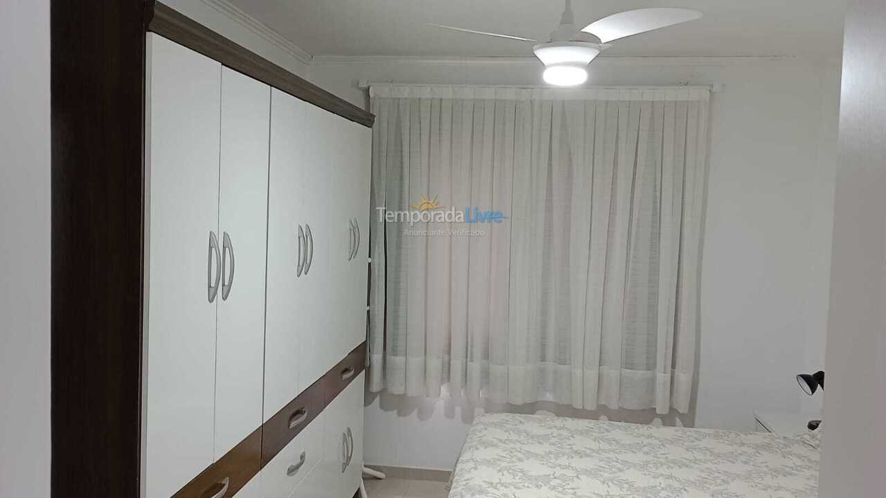 Apartamento para aluguel de temporada em Itapema (Meia Praia)