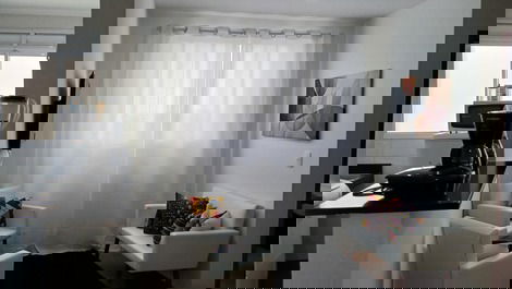 Apartment in the north zone with swimming pool and private parking.