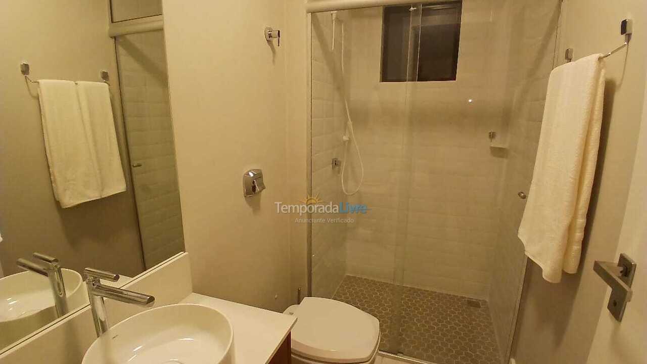 Apartamento para aluguel de temporada em Itapema (Meia Praia)