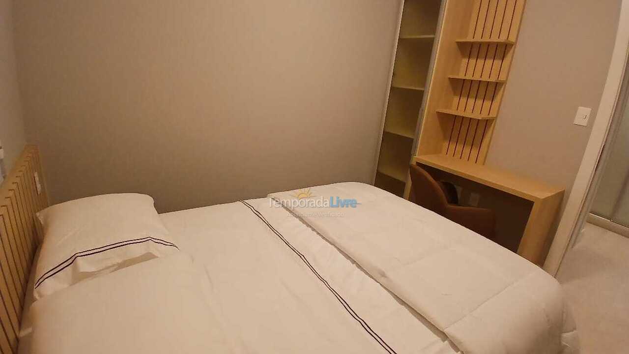 Apartamento para aluguel de temporada em Itapema (Meia Praia)