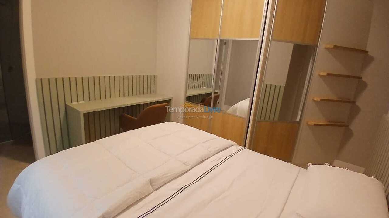 Apartamento para aluguel de temporada em Itapema (Meia Praia)