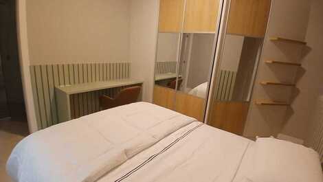 Quadra do mar, 3 quartos, finamente mobiliado.