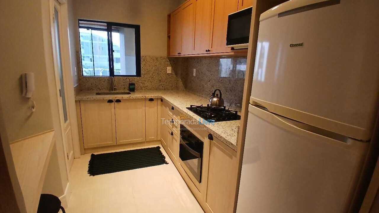 Apartamento para aluguel de temporada em Itapema (Meia Praia)