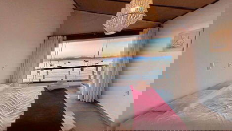 Refugio acogedor y privado frente al mar en la playa de Araçá.