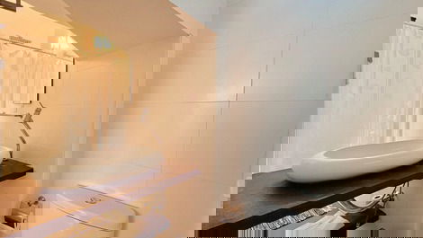 Refugio acogedor y privado frente al mar en la playa de Araçá.