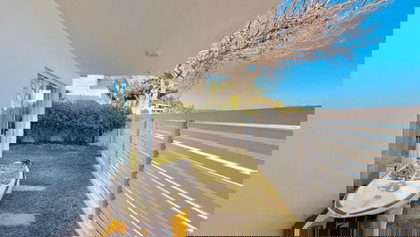 Refugio acogedor y privado frente al mar en la playa de Araçá.