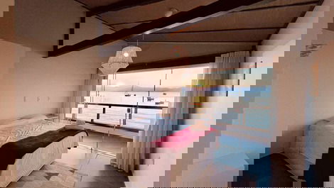 Refugio acogedor y privado frente al mar en la playa de Araçá.