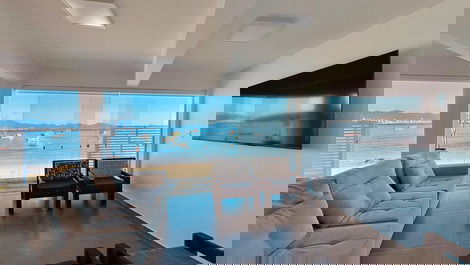 Refugio acogedor y privado frente al mar en la playa de Araçá.