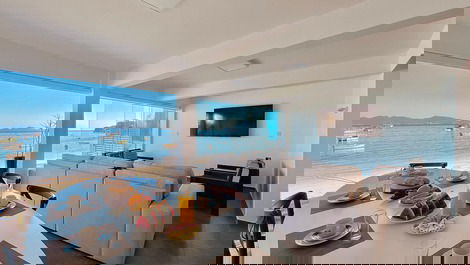 Refugio acogedor y privado frente al mar en la playa de Araçá.