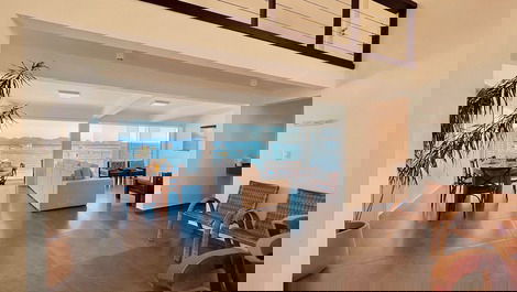 Refugio acogedor y privado frente al mar en la playa de Araçá.