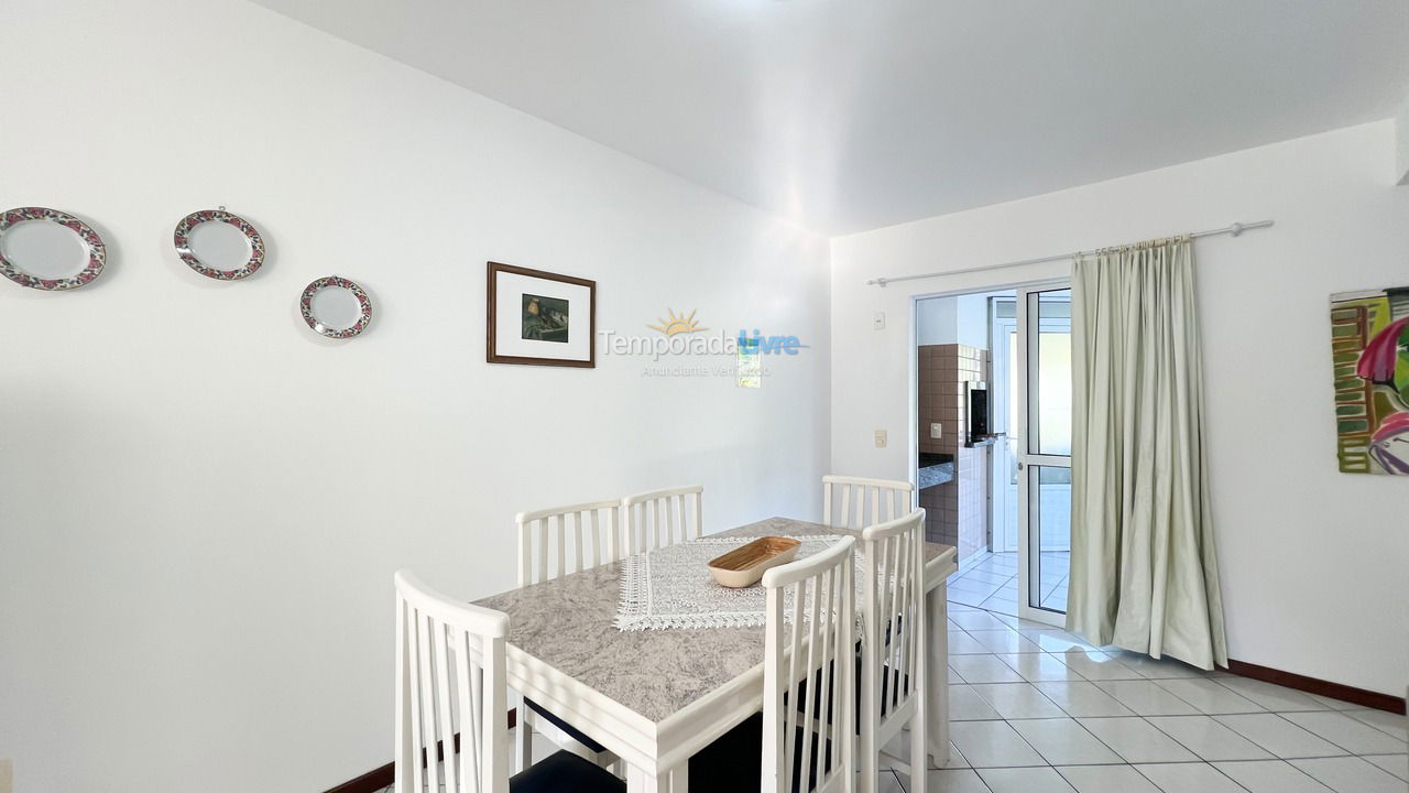 Apartment for vacation rental in Bombinhas (Praia de Bombinhas)