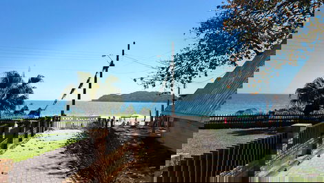 Apartment with 1 bedroom in the center of Bombinhas