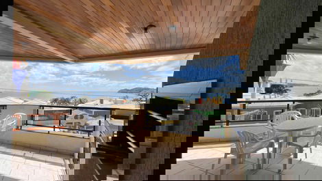 Sacada com churrasqueira