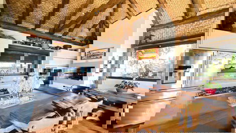 Cozinha completa com churrasqueira