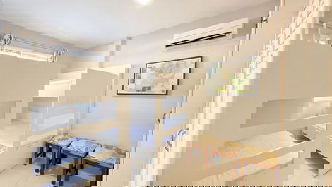 Dormitório com 2 beliches