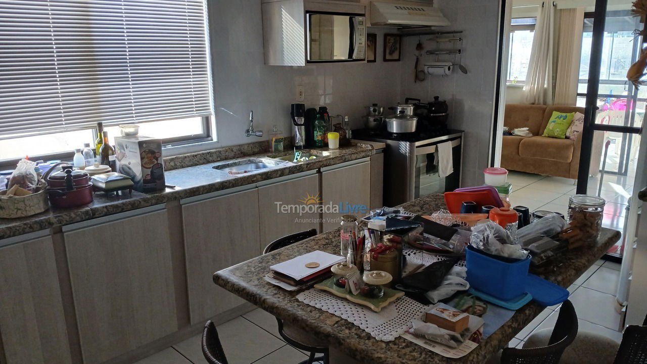 Apartamento para aluguel de temporada em Itapema (Meia Praia)