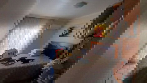 Cobertura lateral para o mar 4 quartos sendo 2 suítes