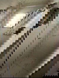 Cobertura lateral para o mar 4 quartos sendo 2 suítes