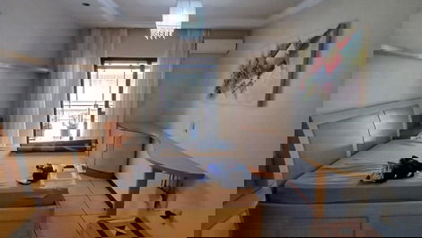 Cobertura lateral para o mar 4 quartos sendo 2 suítes