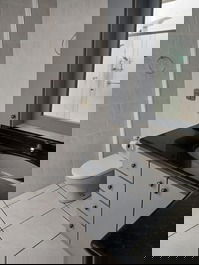 Oceanfront penthouse with 4 bedrooms, 2 of which are suites