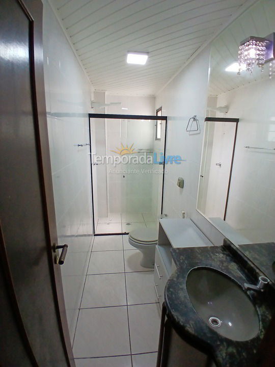 Apartamento para aluguel de temporada em Itapema (Meia Praia)