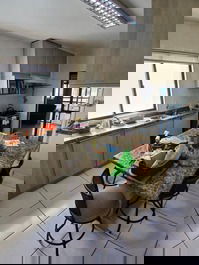 Cobertura lateral para o mar 4 quartos sendo 2 suítes