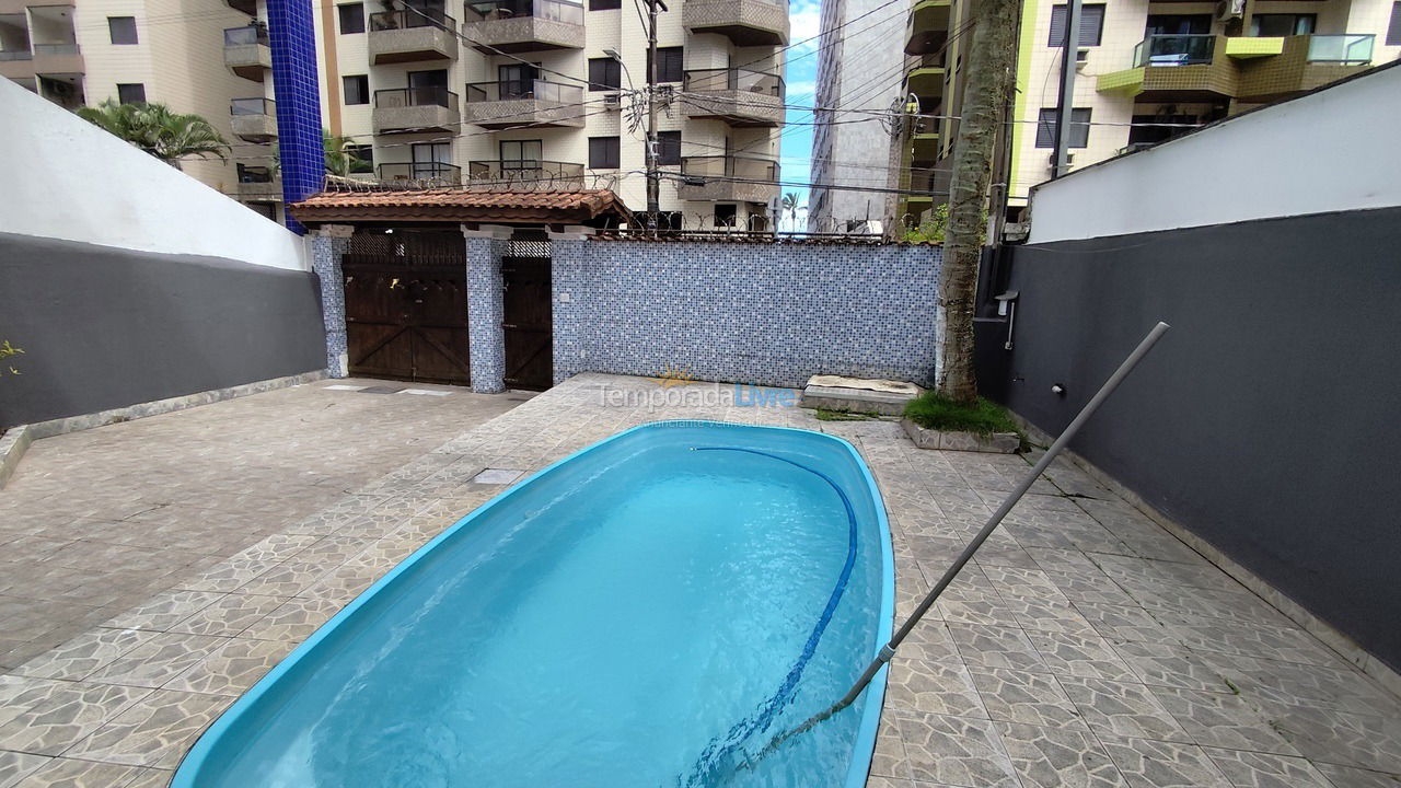 Casa para aluguel de temporada em Praia Grande (Aviação)