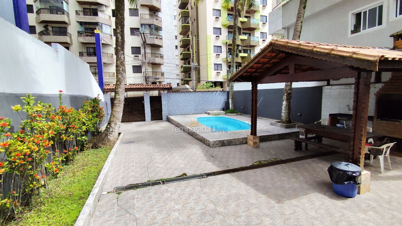 Casa para aluguel de temporada em Praia Grande (Aviação)