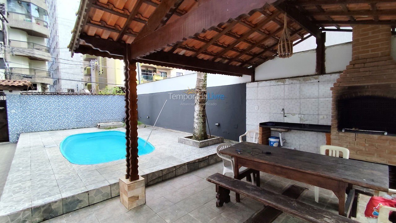 Casa para aluguel de temporada em Praia Grande (Aviação)