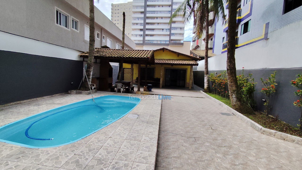 Casa para aluguel de temporada em Praia Grande (Aviação)