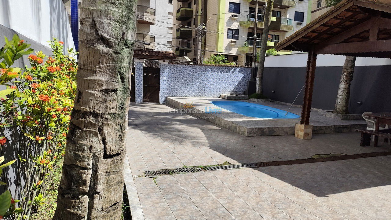 Casa para aluguel de temporada em Praia Grande (Aviação)