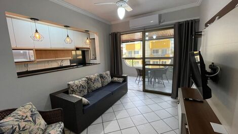 Apartamento aconchegante com 03 dormitórios no Centro de Bombinhas!