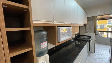 Apartamento aconchegante com 03 dormitórios no Centro de Bombinhas!