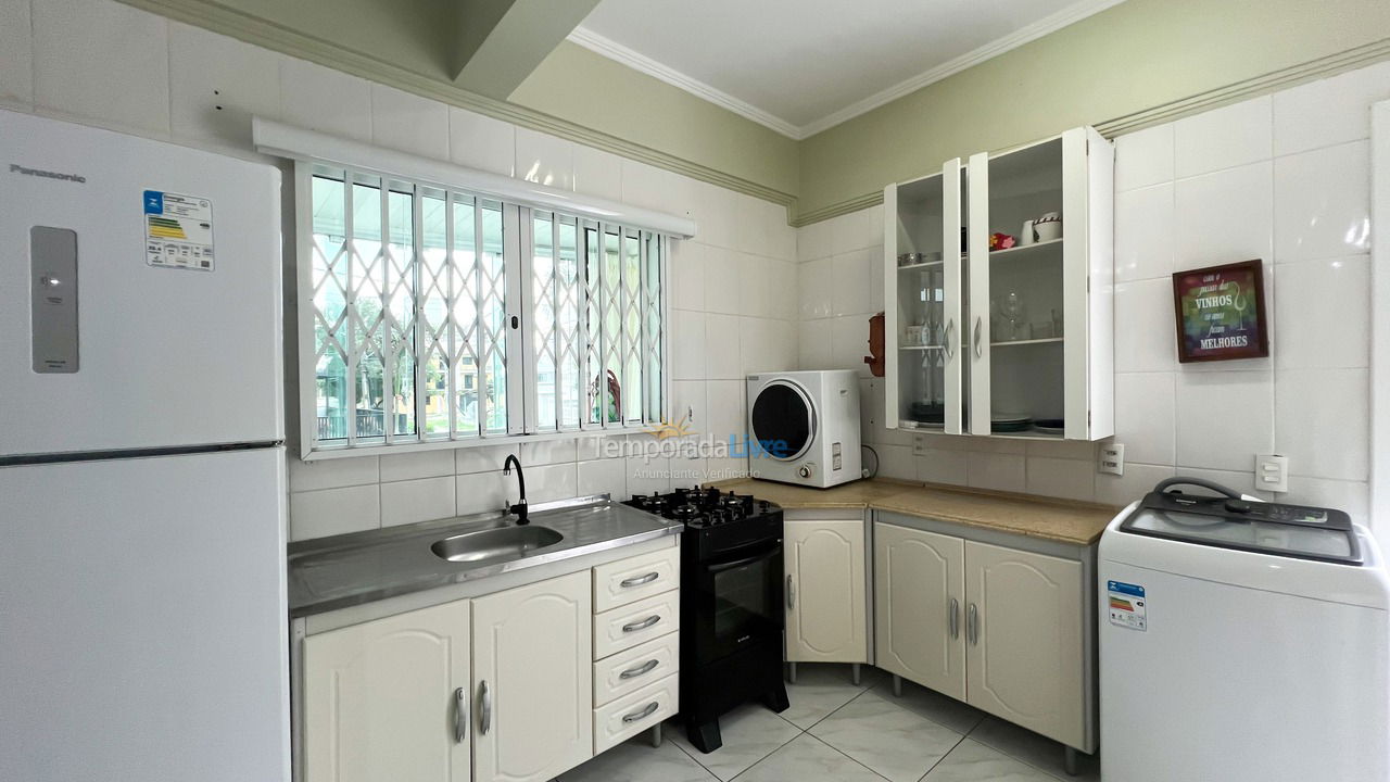 Apartamento para aluguel de temporada em Bombinhas (Praia de Bombinhas)