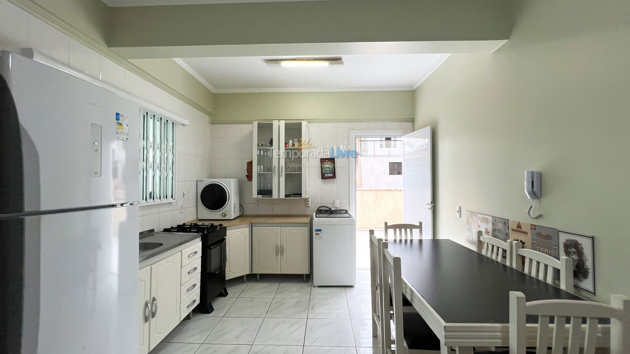 Apartamento para aluguel de temporada em Bombinhas (Praia de Bombinhas)