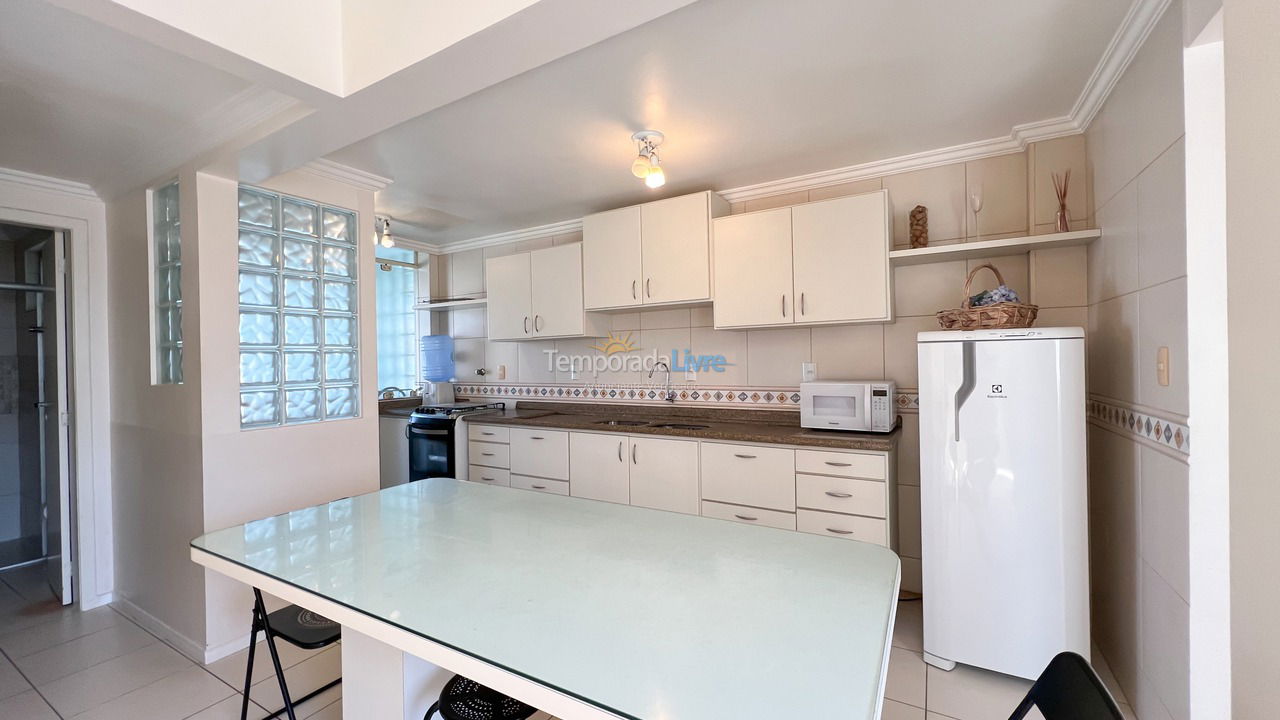 Apartamento para aluguel de temporada em Bombinhas (Centro de Bombinhas)