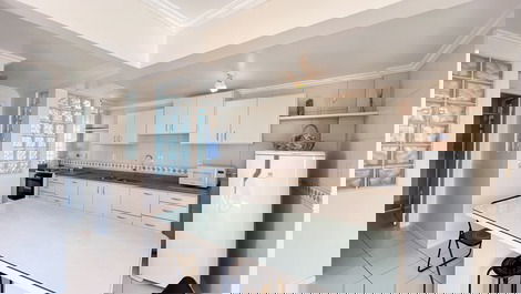 Apartamento com 1 dormitório na quadra do mar Edifício Camila