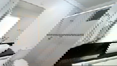 Apartamento de 3 habitaciones frente al mar en la playa de Bombinhas.