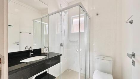 Apartamento de 2 habitaciones en el centro de Bombinhas