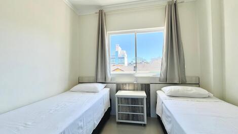 Apartamento de 2 habitaciones en el centro de Bombinhas