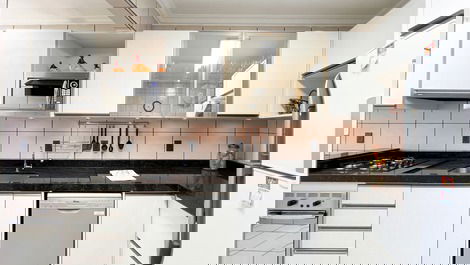 Apartamento com 3 dormitórios a poucos metros da Praia de Bombinhas!