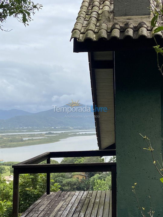 Casa para alquiler de vacaciones em Garopaba (Praia da Ferrugem)