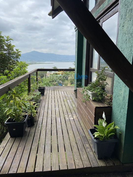 Casa para alquiler de vacaciones em Garopaba (Praia da Ferrugem)