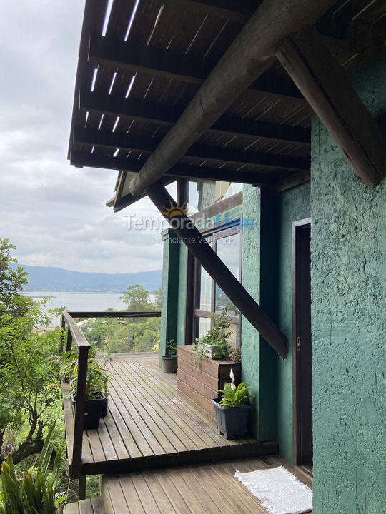 Casa para alquiler de vacaciones em Garopaba (Praia da Ferrugem)