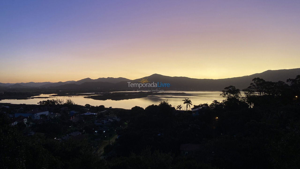 Casa para alquiler de vacaciones em Garopaba (Praia da Ferrugem)