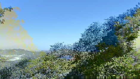 Casa con increíbles vistas al mar y a la laguna en Praia da Ferrugem, SC