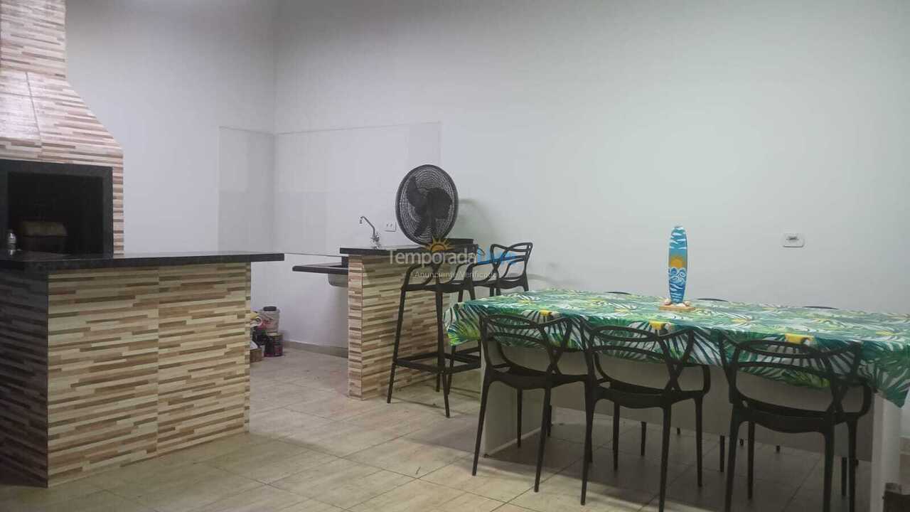 Casa para alquiler de vacaciones em Itapoá (Barra do Saí)