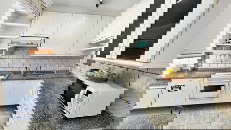 Apartment for seasonal rental beachfront, 3 bedrooms, Balneário Camboriú